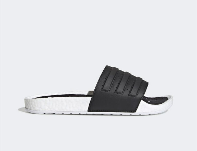 adidas boost adilette