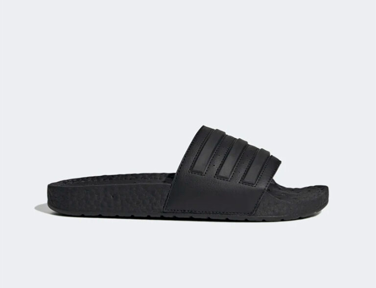 adidas boost adilette