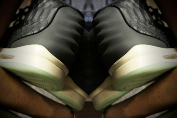 nike air yeezy 2